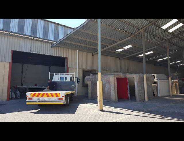 1,225M² FACTORY FOR SALE IN BELLVILLE SOUTH